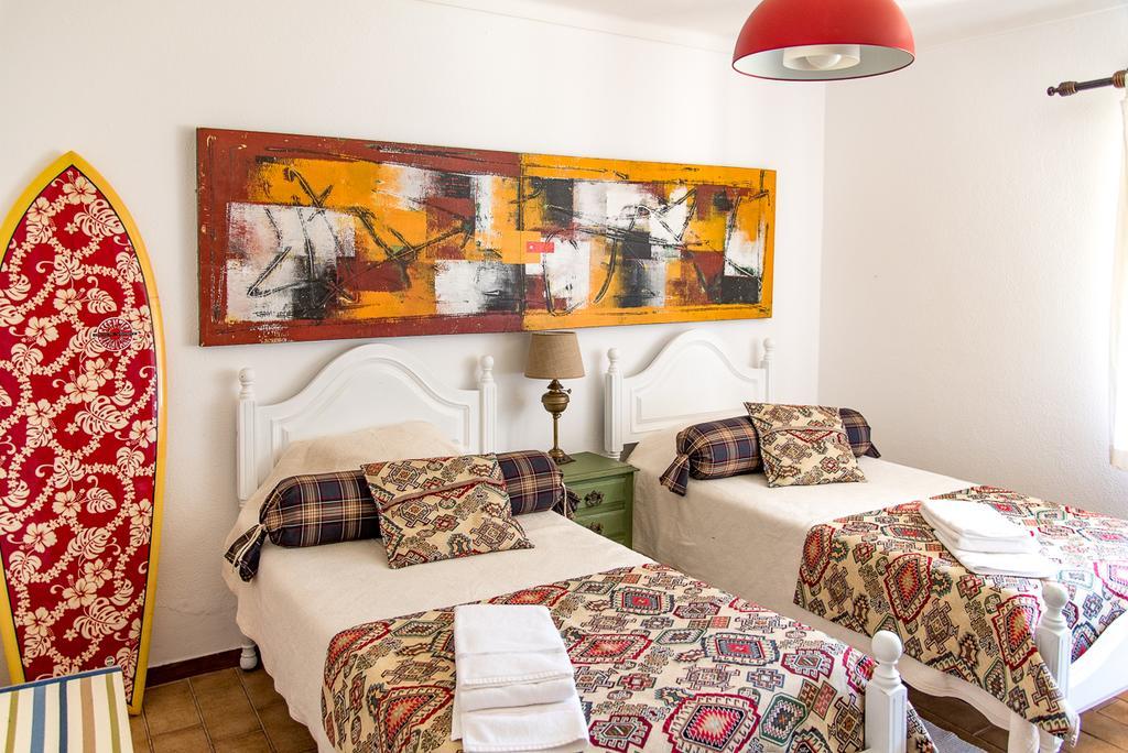 Moby Dick Lodge Malveira da Serra Esterno foto