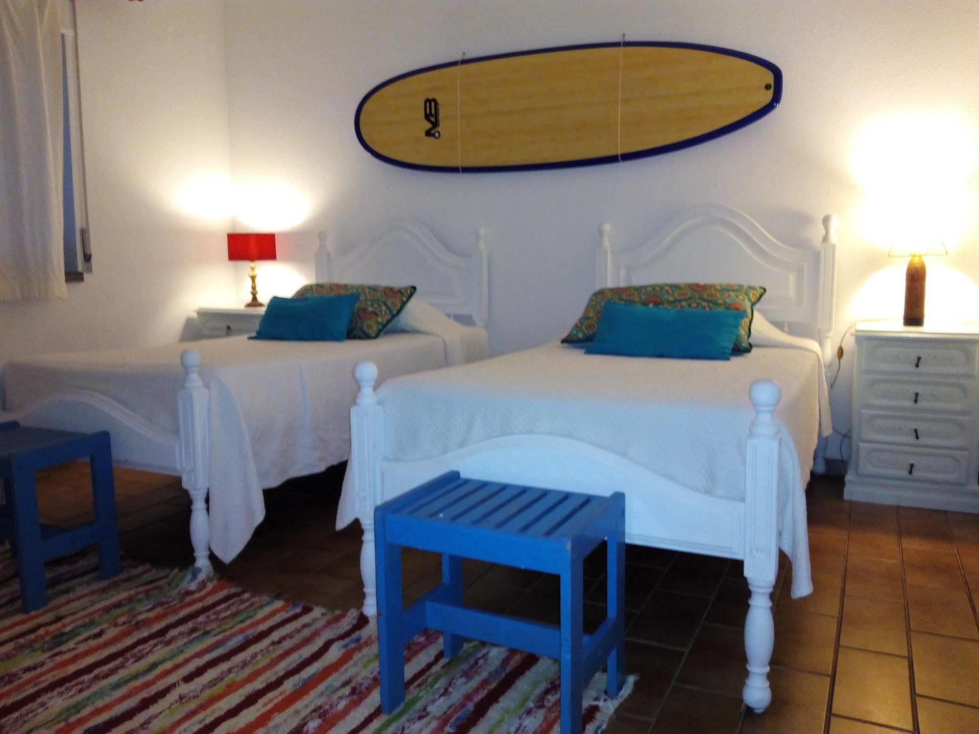 Moby Dick Lodge Malveira da Serra Esterno foto